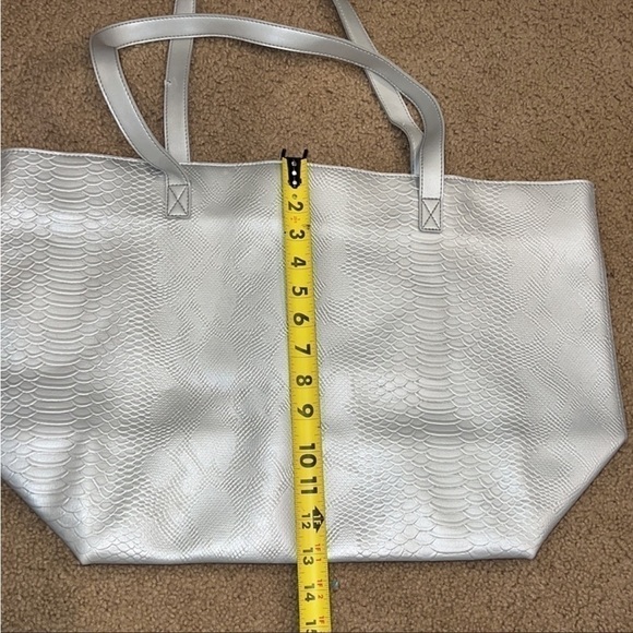 Bath and Body Works Full Zip Tote Bag Large - Picture 3 of 9